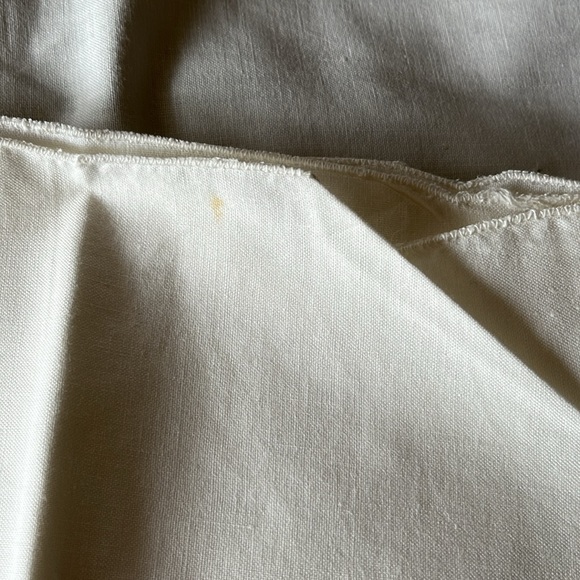 NWOT Embroidered Tea Size Tablecloth and 6 Napkins from Italy - Picture 7 of 8